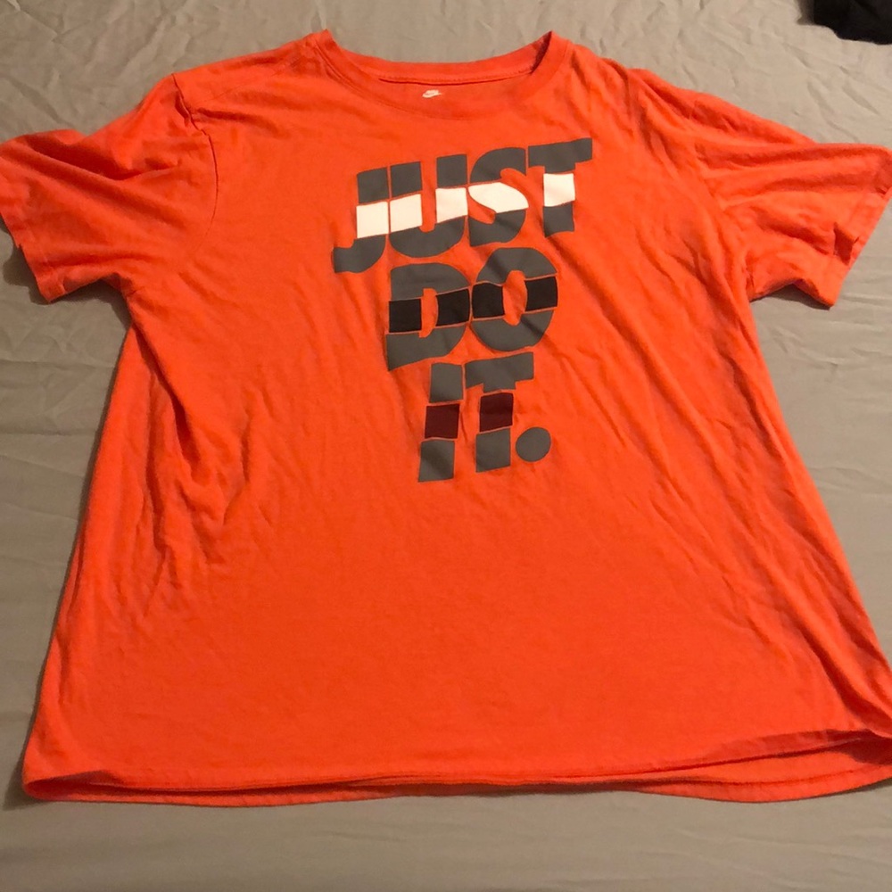 Men’s Nike T-shirt